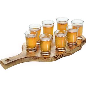 Shotjes glazen 8 cm op serveerplank 17 x 40 x 2 cm   -