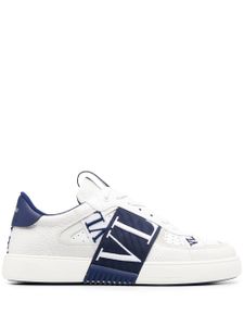 Valentino Garavani baskets en cuir à patch logo - Blanc