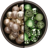 Kunststof kerstballen 74x stuks champagne en groen 6 cm