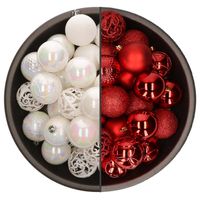 74x stuks kunststof kerstballen mix van parelmoer wit en rood 6 cm - Kerstbal