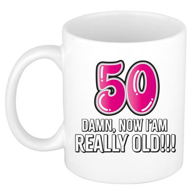 Verjaardag cadeau mok 50 jaar - nu ben ik echt oud! - roze - 300 ml - Sarah Verjaardag cadeau mok 50 jaar - nu ben ik echt oud! - roze - 300 ml - Sarah