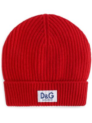 Dolce & Gabbana bonnet en maille nervurée à patch logo - Rouge