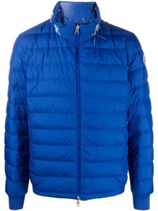 Moncler doudoune Akio à logo imprimé - Bleu