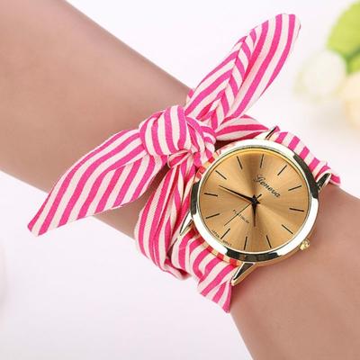 Vrouwenmode gestreepte stof riem quartz horloge (Rose rood)
