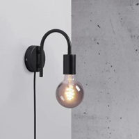 Kleine zwarte wandlamp met E27 fitting en schakelaar &apos;Nordlux Paco&apos;