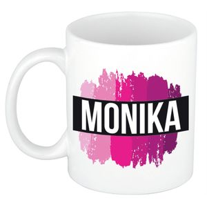 Naam cadeau mok / beker Monika  met roze verfstrepen 300 ml   -