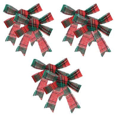 Feeric Christmas kerststrikjes - 12x - rood - groen geblokt - 14 cm - polyester - strikjes
