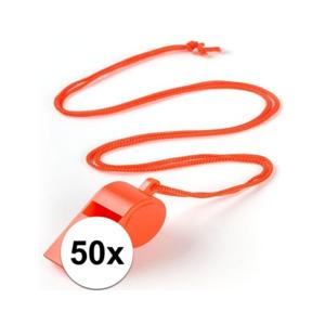 Fluitjes van kunststof - Multipack van 50x stuks - oranje - aan koordje - herrie maken - sport