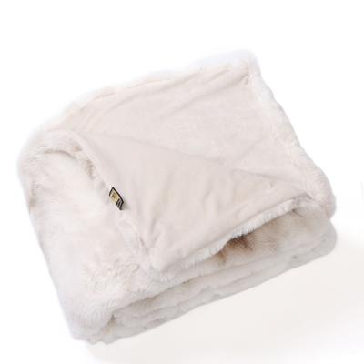 Linde Offwhite Imitatiebont Plaid Cadeaubox 220x240