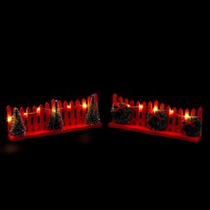 Kerstdorp hekjes - 4x - rood - met led licht - 15 x 2,5 x 6 cm - kunststof - omheining