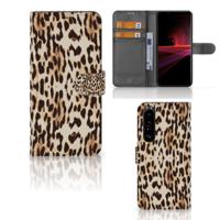 Sony Xperia 1 III | Telefoonhoesje | Met pasjeshouder | Leopard