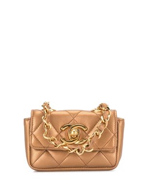 CHANEL Pre-Owned mini sac à main matelassé à plaque logo - Marron