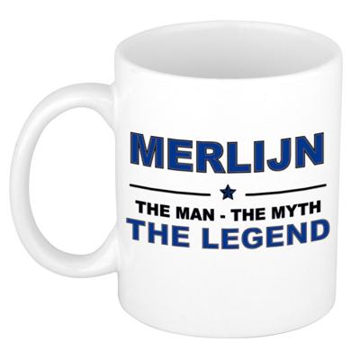 Merlijn cadeau mok - man myth legend - naam koffiemok / beker - wit en blauw - 300 ml Merlijn cadeau mok - man myth legend - naam koffiemok / beker - wit en blauw - 300 ml