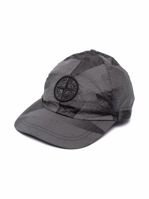 Stone Island Junior casquette à logo brodé - Gris