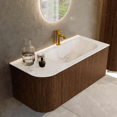 Badmeubel Mondiaz Kurve-Dlux | 105 cm | Meubelkleur Walnut | Wastafelkleur Frappe | Solid surface | Rechts spoelbak | 1 kraangat