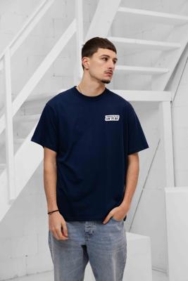 Versace Jeans Couture Square Logo Print T-Shirt Heren Donkerblauw - Maat L - Kleur: Donkerblauw | Soccerfanshop Versace Jeans Couture Square Logo Print T-Shirt Heren Donkerblauw - Maat L - Kleur: Donkerblauw | Soccerfanshop