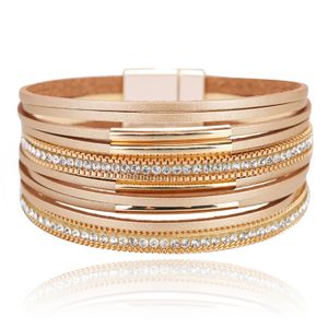 Leren goudkleurige multilayer dames armband met magneetsluiting en steentjes