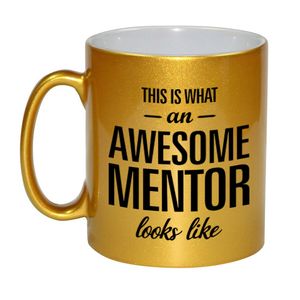 Awesome mentor cadeau mok / beker goud voor leraar 330 ml