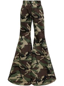 VETEMENTS camouflage-print flared trousers - Vert