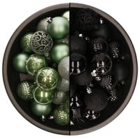 74x stuks kunststof kerstballen mix van salie groen en zwart 6 cm - Kerstbal