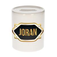 Spaarpot met voornaam Joran - wit - goud/zwart embleem - 8 x 9 cm - keramiek - afsluitdop