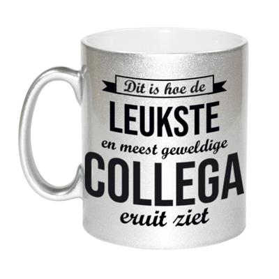 Dit is hoe de leukste en meest geweldige collega eruitziet - koffiemok - zilver - 330 ml