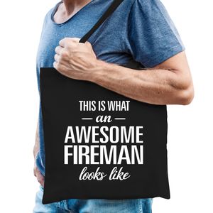 Awesome fireman / geweldige brandweerman cadeau tas zwart voor heren