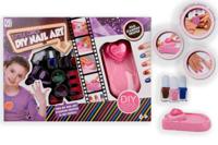 Brandunit Little girls diy nail art, nagels versieren