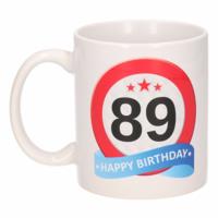 89 jaar Verjaardag koffiemok - cadeau beker - stopbord print - 300 ml - keramiek - wit