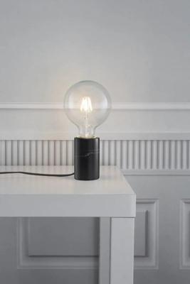 Kleine zwarte tafellamp met E27 fitting en schakelaar Nordlux Siv