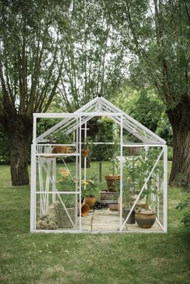 Royal Well tuinkas Kate 2 met veiligheidsglas en fundering - wit