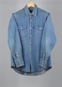 Wrangler Blue vintage denim shirt in size L for Unisex