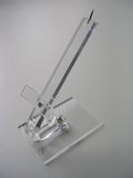 Acryl-schoenstandaard gebogen prik 15 cm