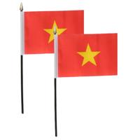 Vietnam - 2x - mini vlaggetje van 10 x 15 cm op stokje - Landen vlag - H27 cm