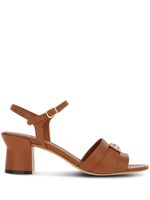 Ferragamo sandales à plaque Gancini 55 mm en cuir - Marron