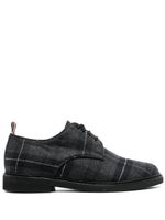 Thom Browne derbies à motif tartan - Gris