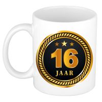 16 jaar cadeau mok / beker medaille goud zwart voor verjaardag/ jubileum - thumbnail