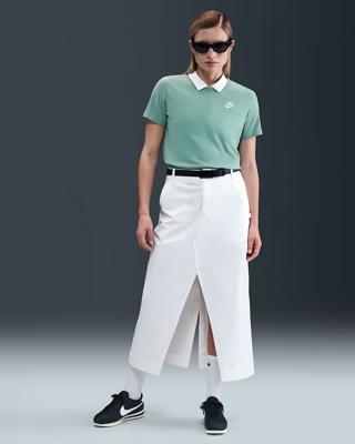 Nike Sportswear Club Essentials T-Shirt Dames Lichtgroen - Maat L - Kleur: Lichtgroen | Soccerfanshop