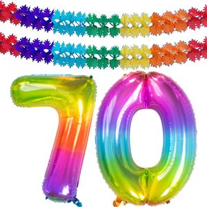 Grote folie ballonnen cijfer 70 in het glimmend multi-kleuren 86 cm en 2x feestslingers