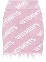 VETEMENTS minijupe à logo intarsia - Rose