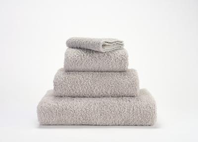 Abyss & Habidecor Abyss & Habidecor Super Pile Handdoek 60x110 950 cloud
