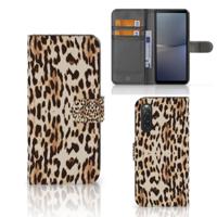 Sony Xperia 10 V | Telefoonhoesje | Met pasjeshouder | Leopard