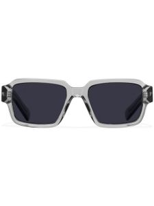 Prada Eyewear lunettes de soleil rectangulaires à logo - Gris