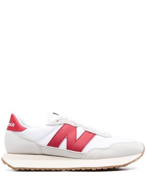 New Balance baskets lacées à patch logo - Blanc