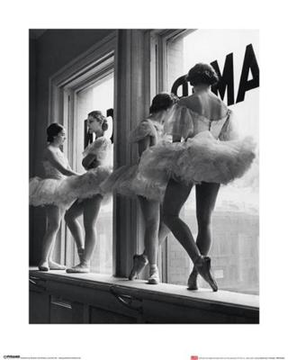 Kunstdruk Time Life Ballerinas in Window 40x50cm