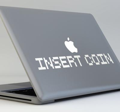 Sticker voor Macbook tekst insert coin