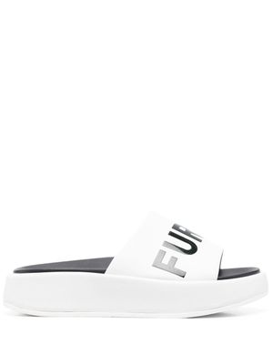 Furla claquettes en cuir à logo imprimé - Blanc