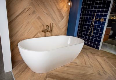 Luca Sanitair Luva vrijstaand bad van solid surface inclusief afvoerset chroom 160 x 80 x 52 cm, mat wit