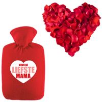 Liefste mama warmwaterkruik rood 2 liter fleece hoes en rozenblaadjes - thumbnail