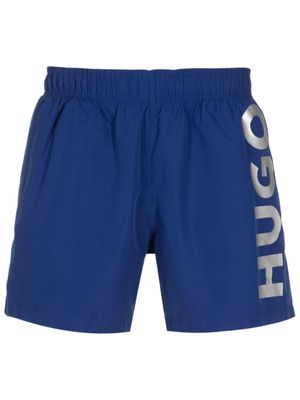 HUGO short de bain Abas métallisé à logo imprimé - Bleu